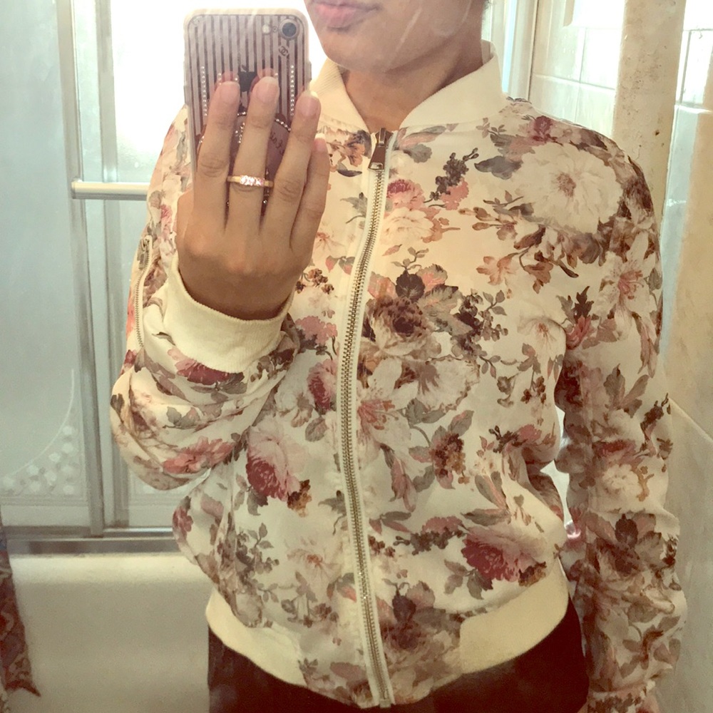 Gorgeous silky white floral bomber!